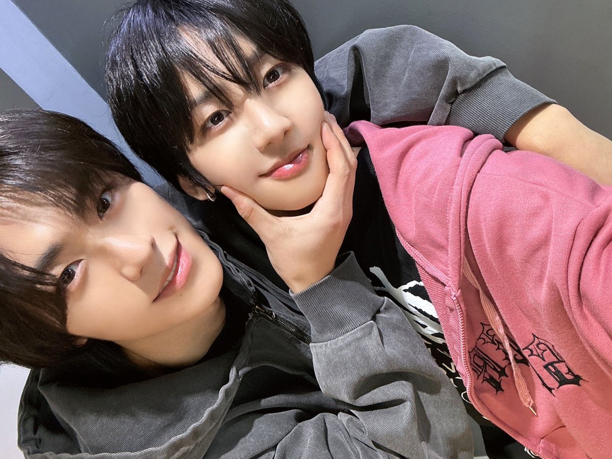 82Message's tweet photo. [#비맞은강아지]
12월에 가장 빛나는 박석준🫶🏻

#82MAJOR #82메이저 #에이티투메이저
#남성모 #NAMSEONGMO https://t.co/960cz3pRrm