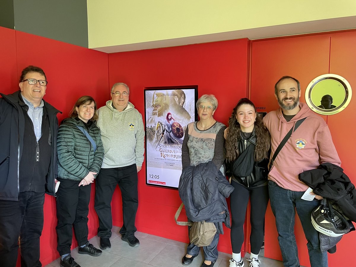 SmialLorien's tweet photo. Aiya!!!
Trobades per veure La Guerra de los Rohirrim.
Un gran pla per reviure l’obra del professor.
#smiallorien #sociedadtolkienespañola #ste #SmialSTE #tolkien #jrrtolkien #EventosSTE #thewaroftherohirrim #lordoftherings https://t.co/fLLRvyNCuW