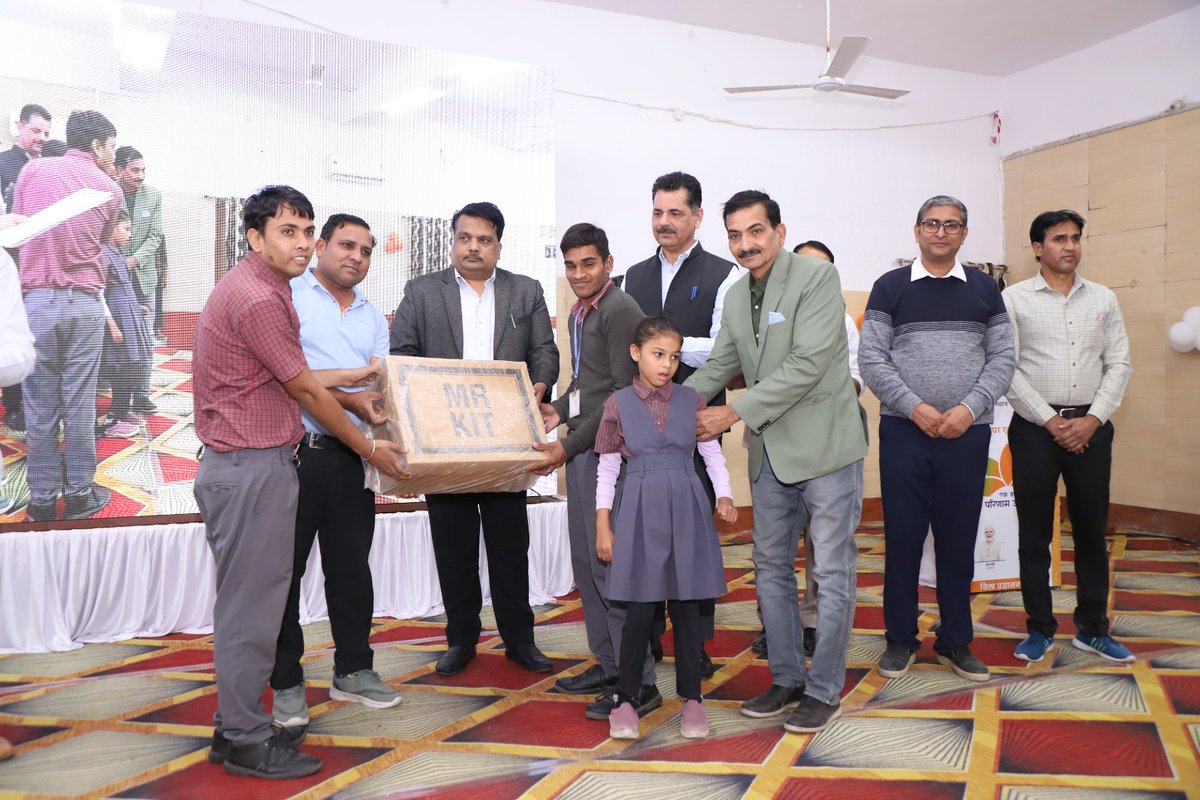 DcDmPali's tweet photo. सरकार का एक साल 
 अन्त्योदय सेवा शिविर का आयोजन  विभिन्न योजनाओ में मिली सौगात,  राज्य स्तरीय कार्यक्रम का आयोजन हुआ जयपुर से       
@BhajanlalBjp @KumariDiya @DrPremBairwa @RajCMO @RajGovOfficial @DIPRRajasthan @RDPR_Rajasthan @officialRGHS 
@PaliPolice https://t.co/JphHCNDWF2