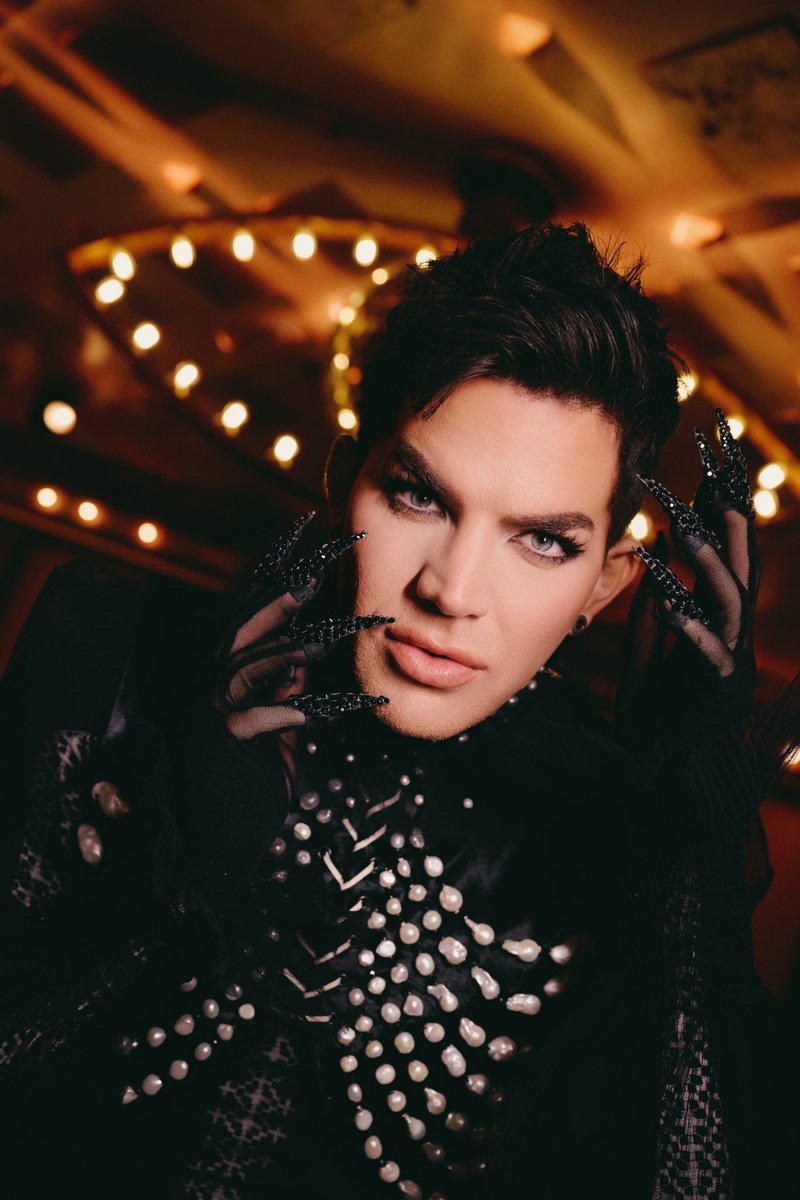 Queen frontman Adam Lambert is the #KitKatClub’s Emcee. Come on over.

📸: Jenny Anderson