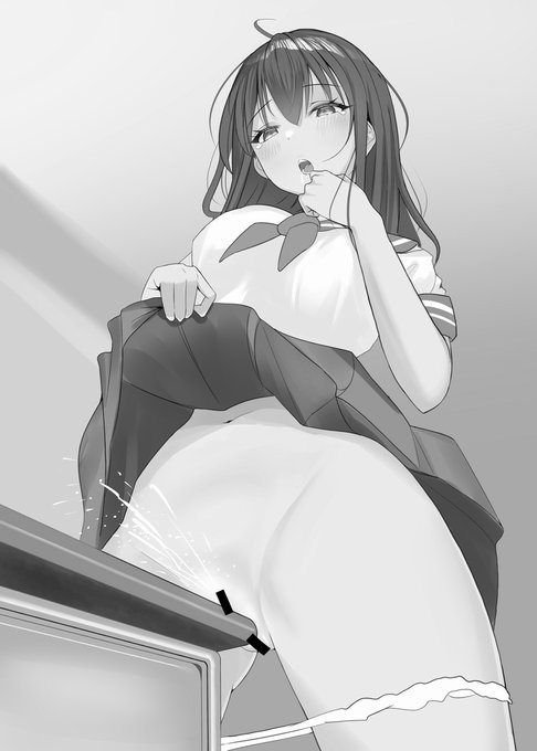 芽依は放課後誰もいない教室でオナニーを楽しむのが癖になっていた。
しかし同じ部活の男子が偶然入ってきてしまい・・・ 