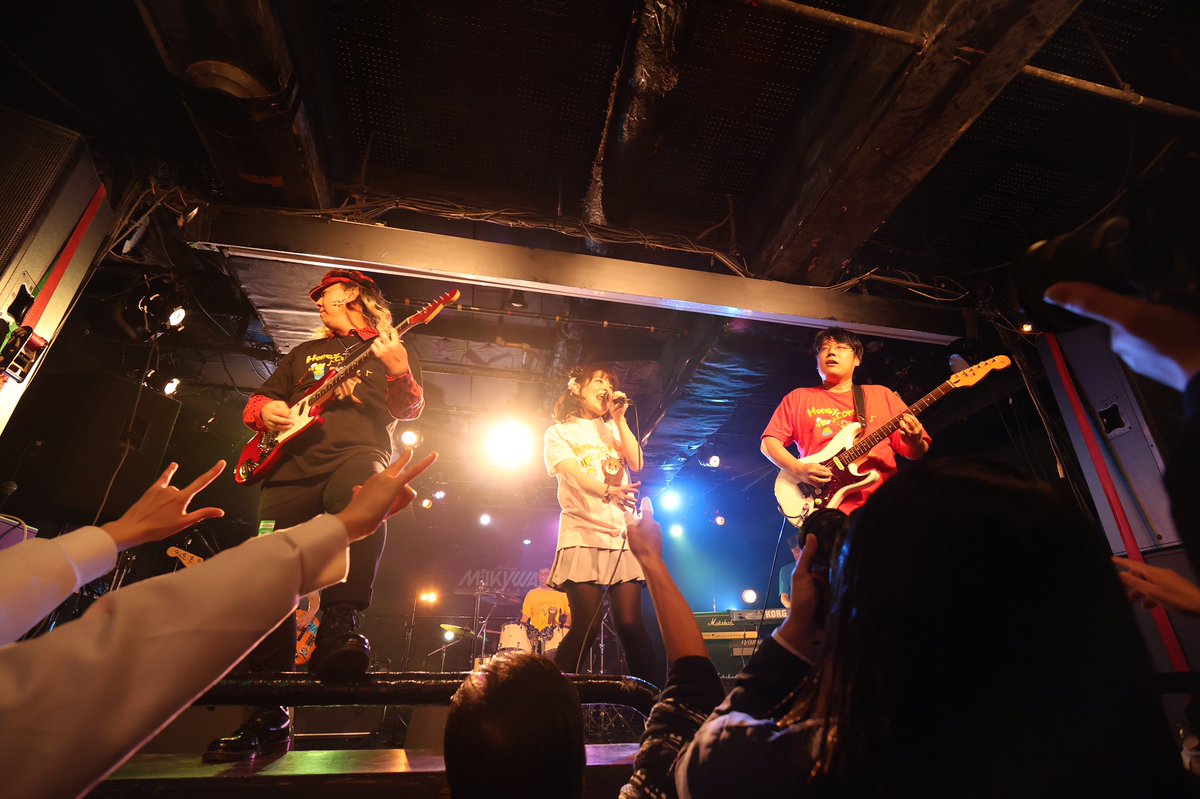 htt_jacky's tweet image. 昨日はRe:viB!!にHoneycomb・充電期間の2バンドで出演させていただき、ありがとうございました✨️あったかくて優しくて、大好きがいっぱいの空間で思いっきり歌えて最高に幸せでした💓同じ時間を過ごしたみんな、お心を寄せて下さった方々、本当にありがとうございました☺💕けいおん！ずっと大好き🥰