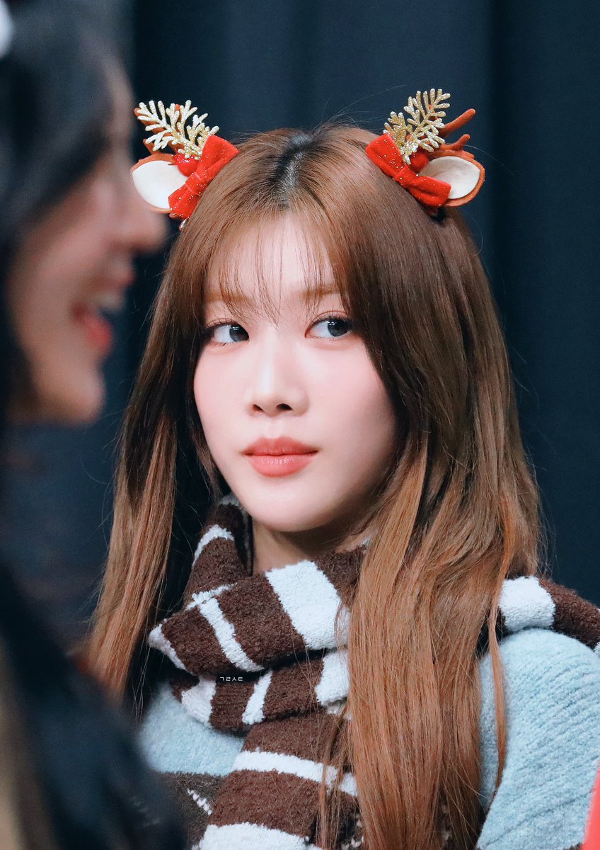20241201
우리 작고 소중한 캐롤 강아쥐🎄
#김립 #KimLip #아르테미스 #ARTMS
