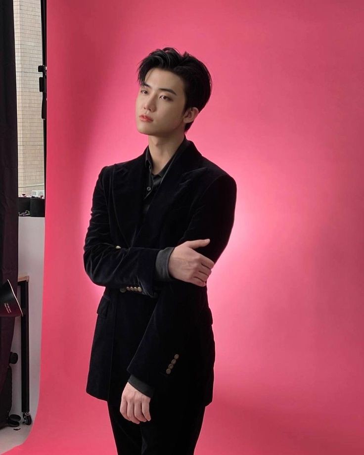 <a href="/natjaemind/">Jaemin, Na.</a> ᅠ
Landy tersenyum hangat, lalu bersama Narayan, keduanya sedikit membungkukkan badan ke arah para penonton sebagai tanda hormat sebelum akhirnya beranjak meninggalkan panggung.

[<a href="/DemonVerdict/">𝐃𝐕.</a>]
ᅠ