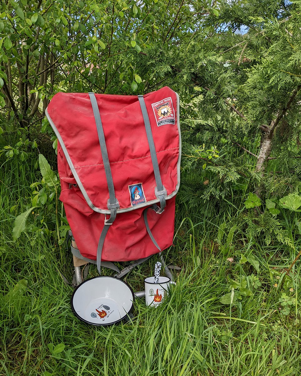 RETROPOT's tweet photo. Coge la mochila, la buena, que nos vamos de aventura! 🎒⛰️

Puedes encontrar el juego SURVIVAL TIME en nuestra shop.

>> 🌲 Mañana LUNES 16 es el último día para conseguir tus RETROPOT navideños!!! 🎄 <<

https://t.co/jdGcQmOdWZ https://t.co/lIj02U7bte