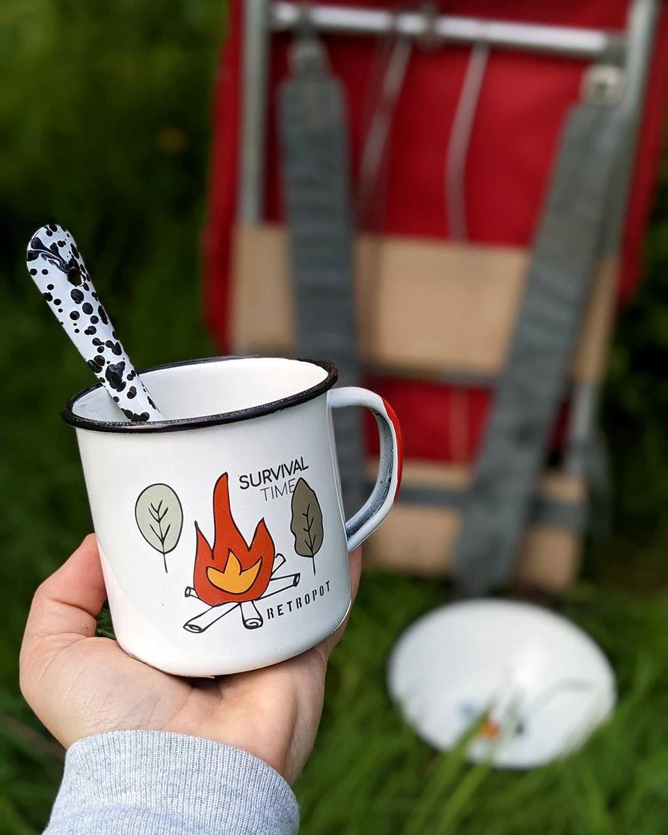 RETROPOT's tweet photo. Coge la mochila, la buena, que nos vamos de aventura! 🎒⛰️

Puedes encontrar el juego SURVIVAL TIME en nuestra shop.

>> 🌲 Mañana LUNES 16 es el último día para conseguir tus RETROPOT navideños!!! 🎄 <<

https://t.co/jdGcQmOdWZ https://t.co/lIj02U7bte