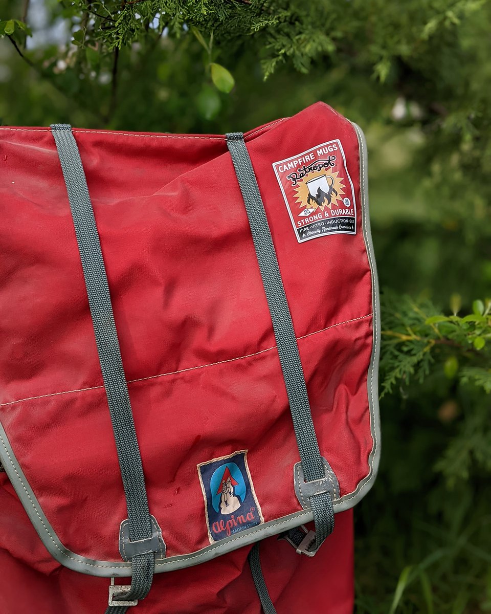 Coge la mochila, la buena, que nos vamos de aventura! 🎒⛰️

Puedes encontrar el juego SURVIVAL TIME en nuestra shop.

>> 🌲 Mañana LUNES 16 es el último día para conseguir tus RETROPOT navideños!!! 🎄 <<

retropot.es/shop