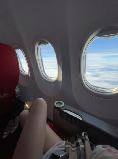 AnnaOnlyL's tweet image. When you miss your hometown and the people there, go back and have a look. Time is passing by little by little, and the people you want to see are also getting older.