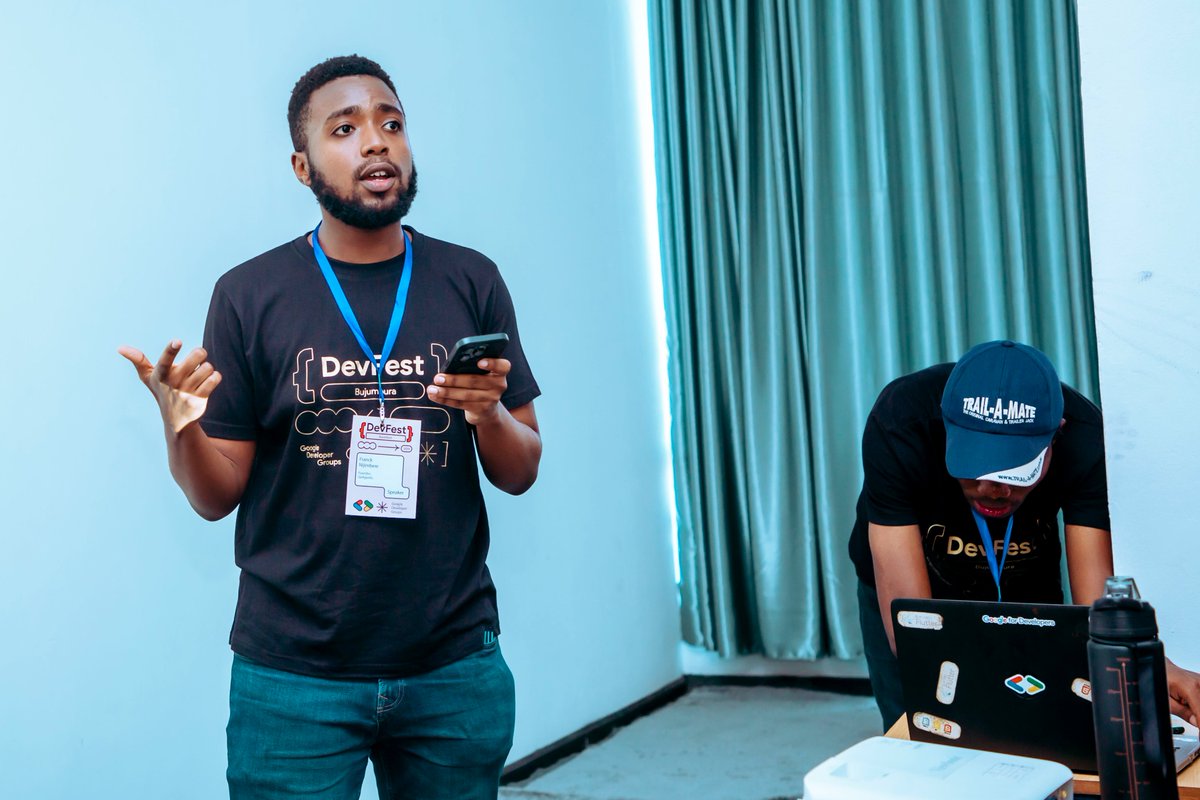 Breakout sessions were buzzing with ideas as experts and participants tackled real-world AI challenges across various sectors. Collaboration at its best! 🤝