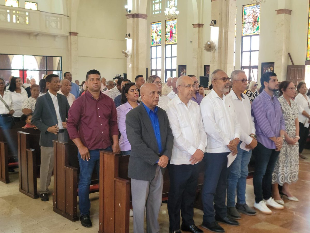MiguelAlmontee's tweet photo. 51 aniversario de la fundación del Partido de la Liberación Dominicana(PLD), misa en la catedral San Felipe de Puerto Plata, la encabezá el obispo, Julio César Corniel Amaro.
#YoSoyPLD.
@JohnnyPujols @PLDenlinea @DaniloMedina @WalterMusa https://t.co/hKO8MFmB7h