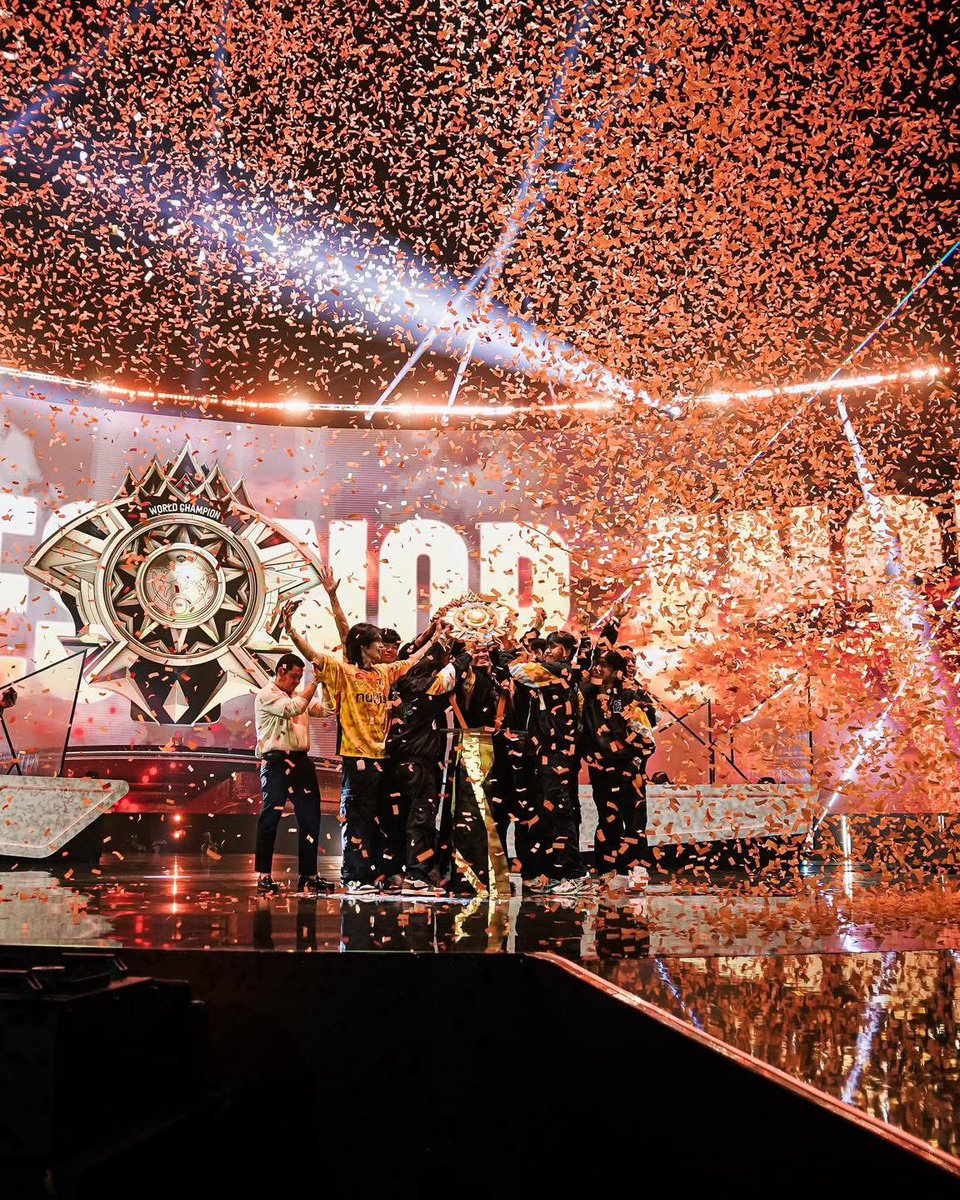 matchpointmilli's tweet photo. WORLD CHAMPIONS 🏆🏆🏆🏆🏆

Fnatic ONIC Philippines clinched the championship title at the M6 World Championship, defeating Team Liquid ID, 4-1, in an intense grand finals on Sunday, December 15, in Malaysia.

#PinasPinakamalakas #FnaticONICPH

📷 Mobile Legends Esports https://t.co/LWApg21kS2