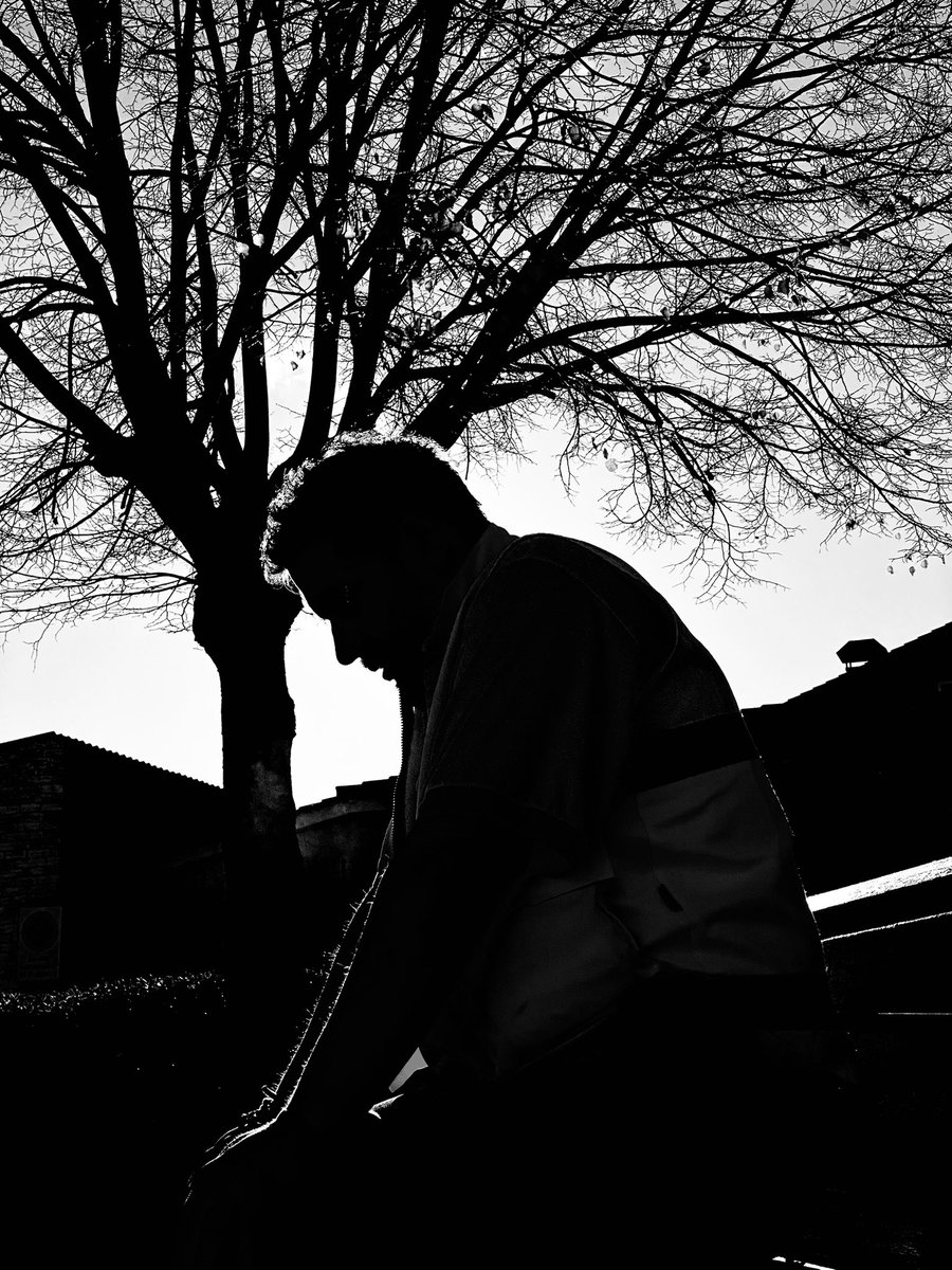 Estar en el camino de la Salud de muchas personas, con responsabilidad y compromiso.

No reconocer nuestro trabajo es un agravio y una falta de respeto.
Es ejercer violencia hacia una profesión que salva vidas cada día.

🤍🚑🤍

@yekkini 
#tecnicosenemergenciassanitarias 
#tes