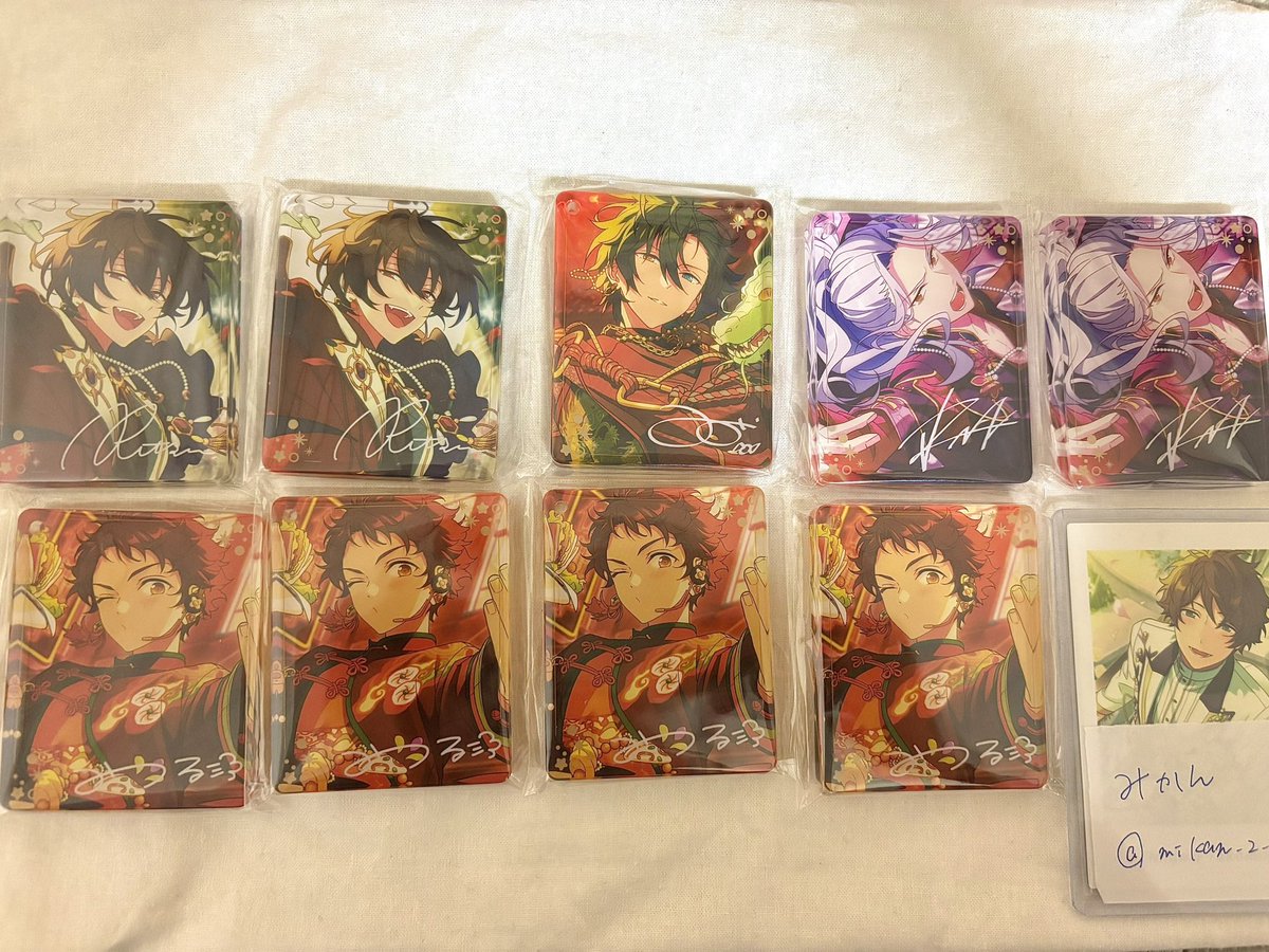 【交換】【譲渡】
あんスタ アニカフェ コロッタ Bグループ

譲:画像(凪砂 ☆みか 光 ☆凛月)
求:同種翠 or 定価+送料

・☆は交換のみ、凛月は光同数引き取り優先
・譲渡はキャラ毎のみ
・纏めての方優先
・郵送交換 または スタライ大阪3日目手渡し

お気軽にお声がけください！