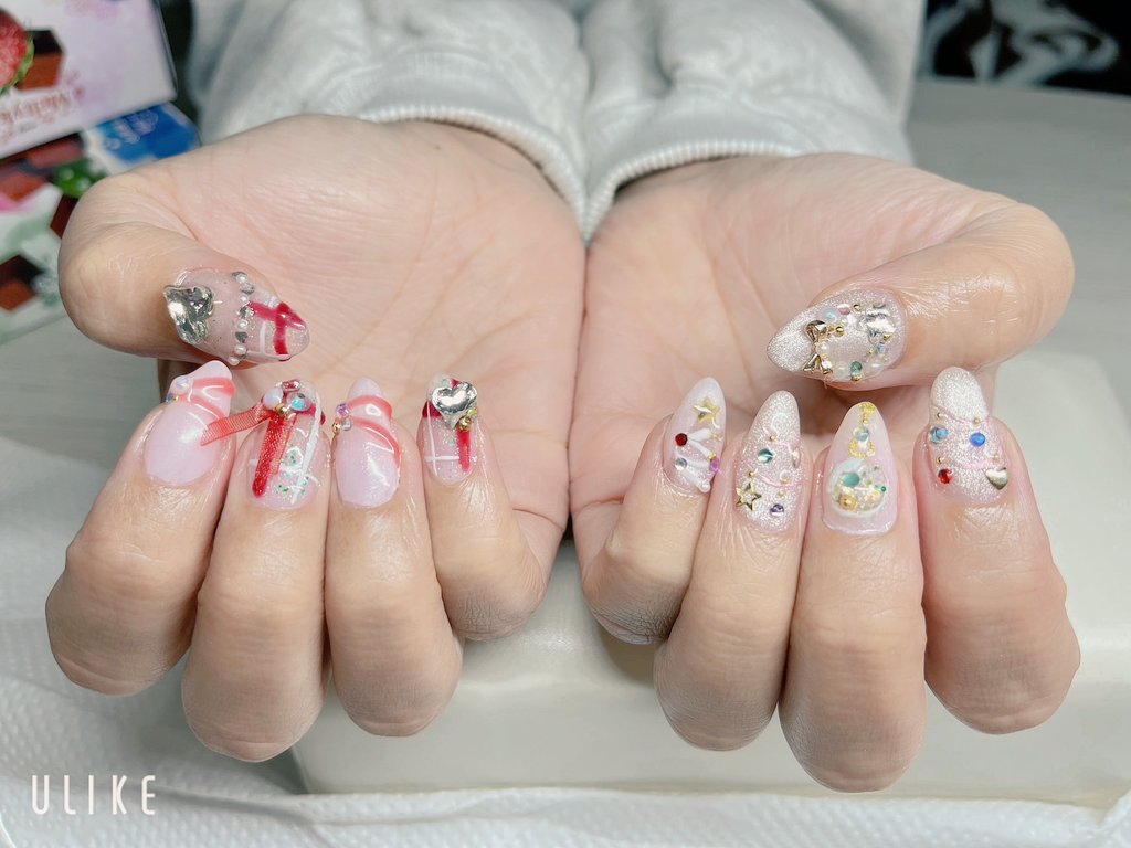 _morun's tweet image. 前回のネイルも可愛かったけど
今回のネイルもめっちゃ可愛くしてもらった🥺🫶💞
クリスマスネイル可愛いすぎる🫶✨