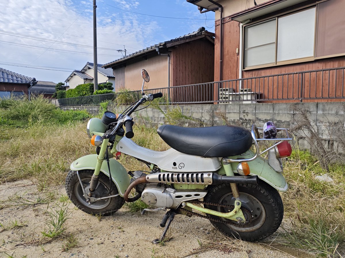 RZ420_'s tweet photo. 突然ですが原チャリプレゼントスタート！

フォロー・リポストで25日におひとり様にバンバン50をプレゼント！！！

その他条件はありません！

俺様からのクリスマスプレゼント https://t.co/7HW9P2MeJ5
