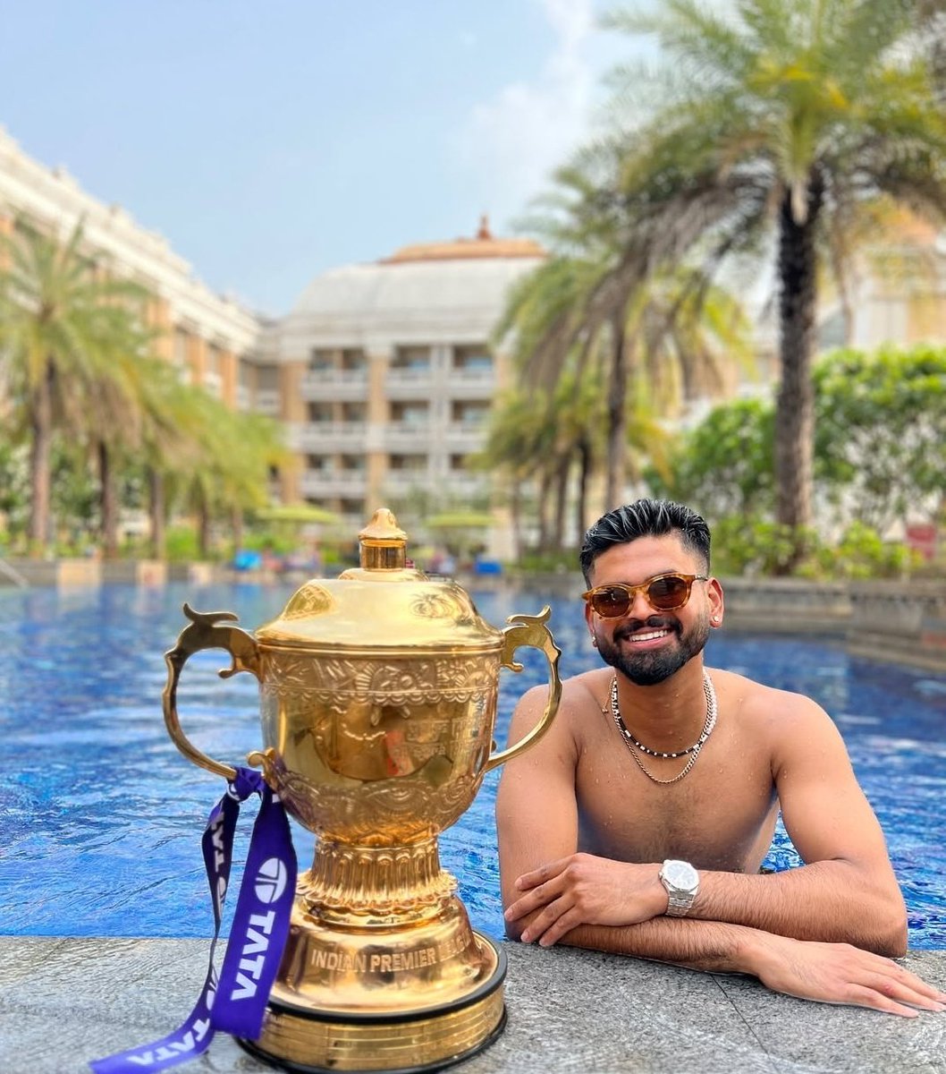 Sgksg3's tweet photo. Another trophy for my boy SHREYAS IYER 💞💞💞
Waiting for another messi celebration 🎊🎉🎊🎉
#SMAT
#mumvsmp https://t.co/Gy32Y9lgIk