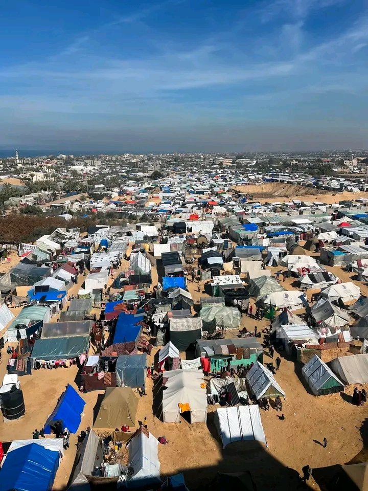 AnyHashish's tweet image. Please donate to us, help my family, save us 😭😭🇵🇸📍