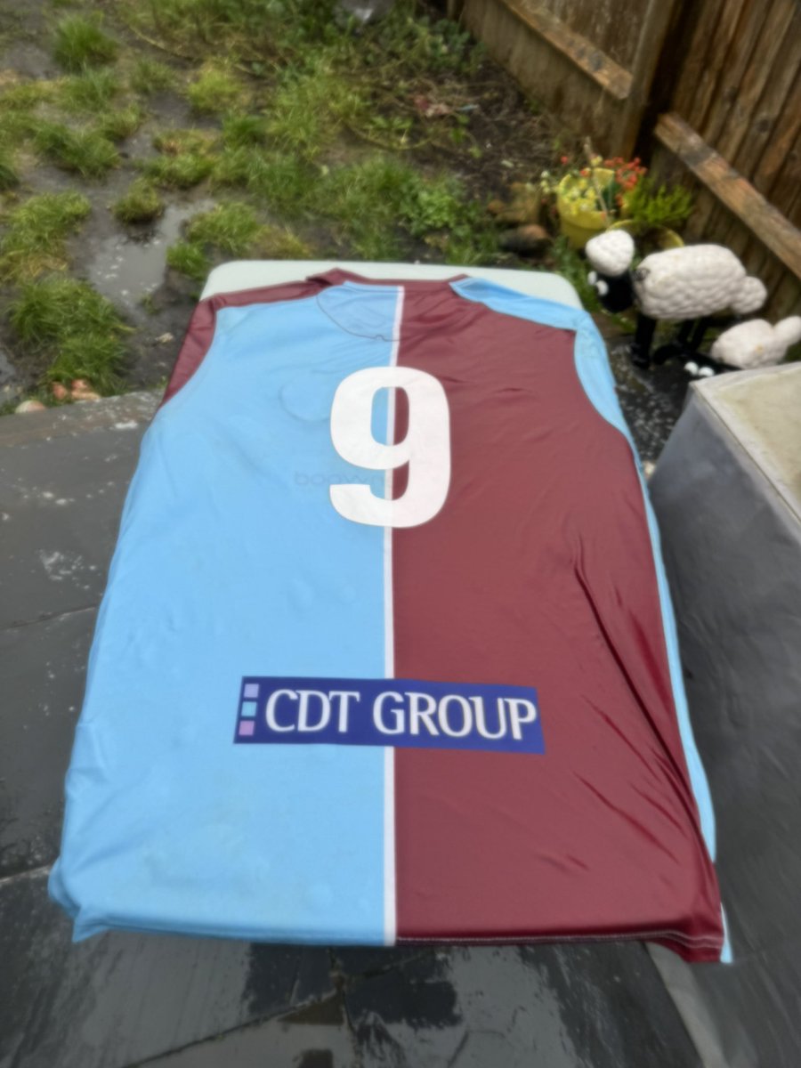 Kylo2503's tweet image. 🧼🧽

Nearly time to have a break 😅

#Kitman @LifeOfAKitman @IsthmianLeague @BLFC1907