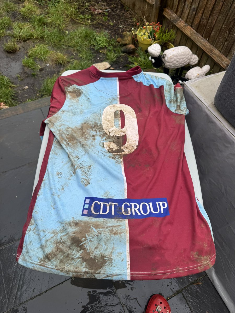 Kylo2503's tweet image. 🧼🧽

Nearly time to have a break 😅

#Kitman @LifeOfAKitman @IsthmianLeague @BLFC1907