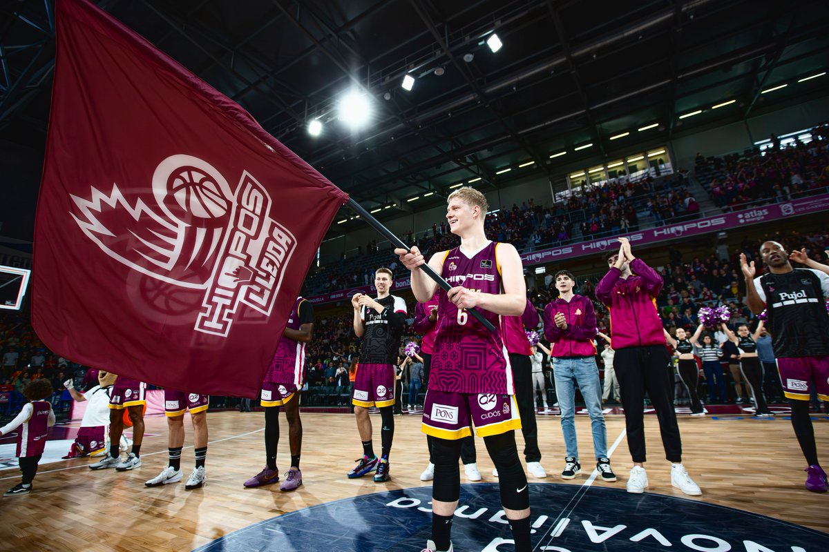ACBCOM's tweet photo. Tengo una pregunta para la familia burdeos, aunque creo que ya sé vuestras respuestas...

¿QUÉ NOTA LE PONÉIS AL DEBUT DE KEYE VAN DER VUURST CON HIOPOS @flleida? 🤪

#LigaEndesa https://t.co/zlXR6efCIv