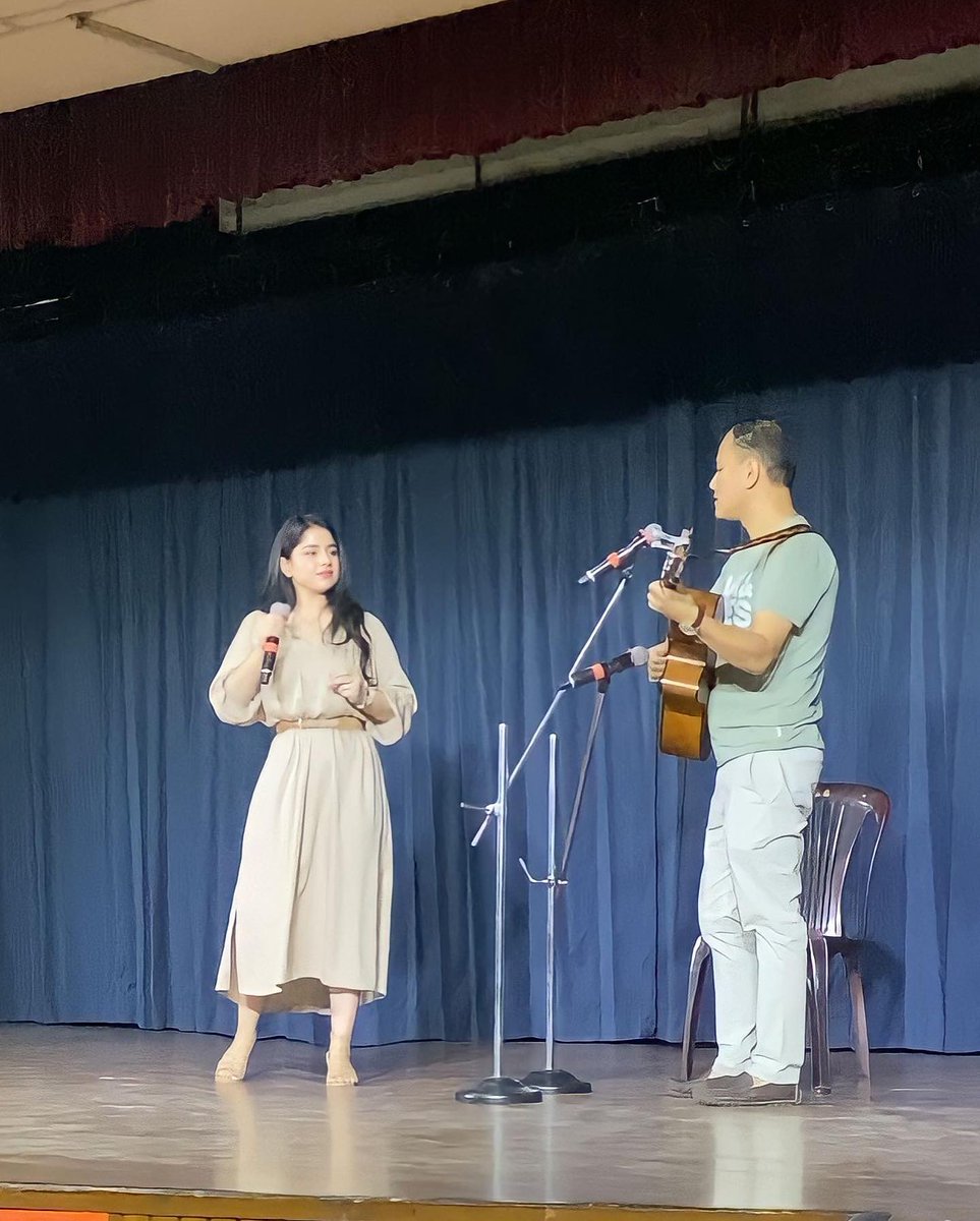 RaguelR35235's tweet photo. A Sunday spent lost in the music, feeling every beat and note connect with my heart, is exactly what I need to recharge for the week ahead. Sunday into an extraordinary experience thankful for these moments of pure joy and energy. 🎤🎶 #SundayConcert #MusicHeals https://t.co/n0tPKixdx4