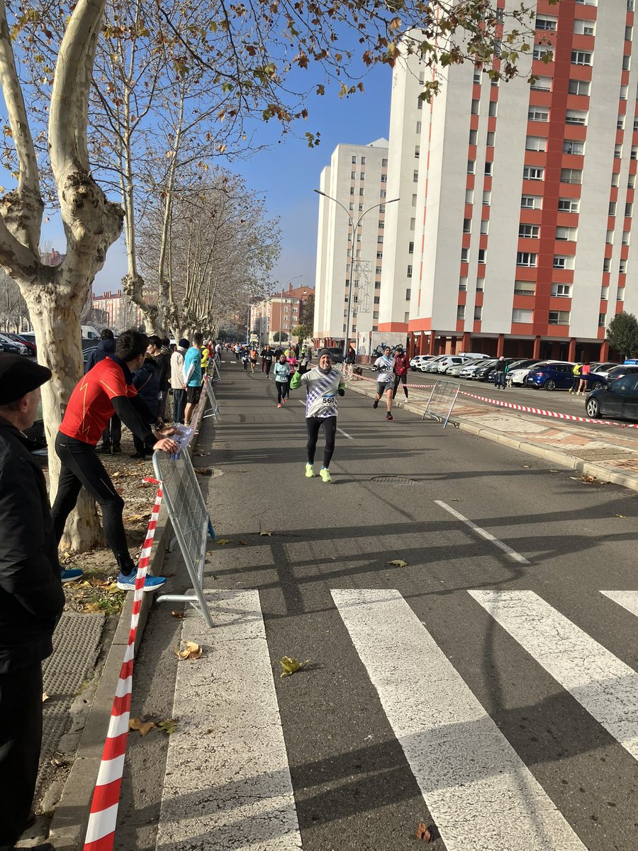 XLII Carrera Pedestre Popular del Pavo organizada por el <a href="/AytoLagunaDuero/">Ayto Laguna de Duero</a> con <a href="/runvasport/">Runvasport Eventos</a>.
Mañana bien fresquita y se ha agradecido que haya aparecido el sol en la salida.

Como siempre los km van para:
<a href="/KMSxELA/">KMSxELA</a>
<a href="/DrinkingRunners/">🏃🏼‍♀️DrinkingRunners 🏃🏻‍♂️💎</a> <a href="/FBAValladolid/">BancoAlimentosVA</a> 
<a href="/FundacionDravet/">Fundación Síndrome de Dravet</a> <a href="/Gnao1Espana/">GNAO1 España</a>.