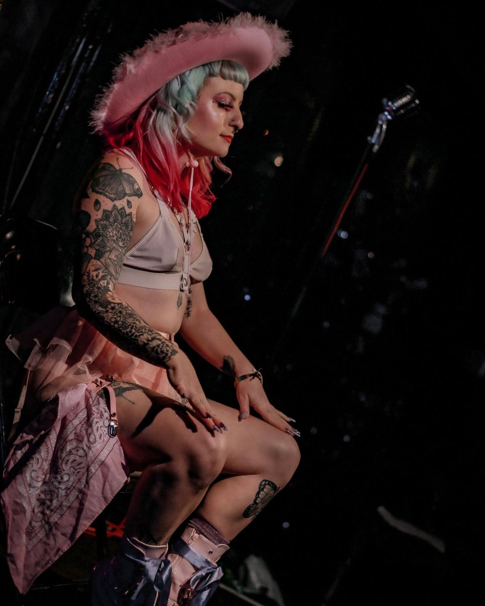 TheFitzgeraldNQ's tweet photo. I know we keep going on about New Year's Eve, but this is usually our best night of the year and it always sells out!

⭐ Burlesque show early doors
⭐ Welcome drink
⭐ Nibbles
⭐ Live music until the early hours of the morning

https://t.co/dcjK4HvYvW https://t.co/6oO5e8SZYV
