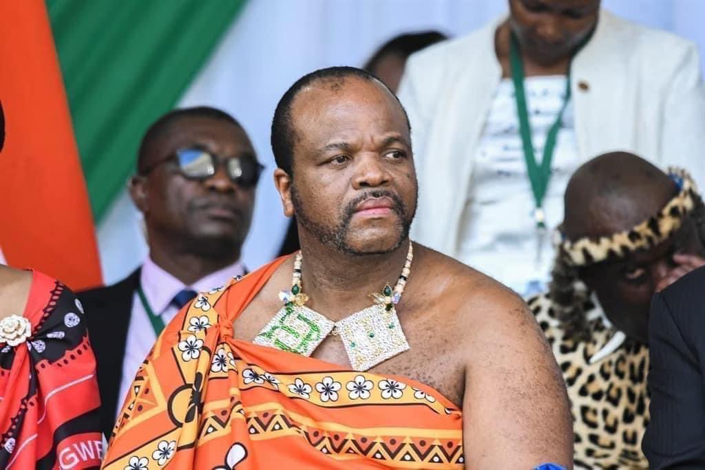 Escorts might be recalled from Chief Justice Bheki Maphalala amid refusal to resign, Ministry of Public Service politically suffocating Judiciary by refusing to provide human resources.swazilandnews.co.za/fundza.php?ngu…