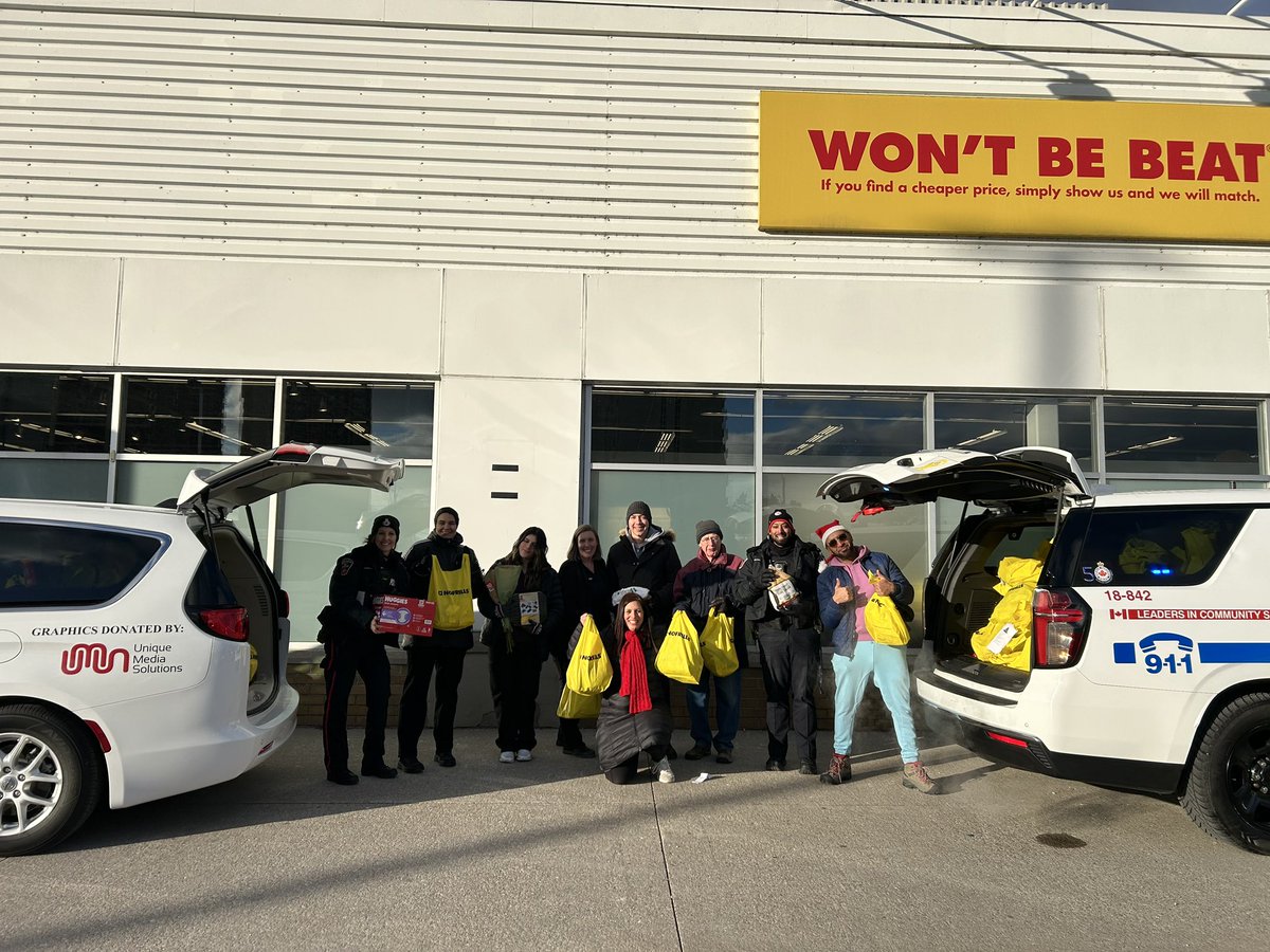 DRPSCWDiv's tweet image. A special thanks to all involved in the cram a cruiser event in Whitby! @FTNDurham @DRPS @TownofWhitby
@adriannahopmanmusic
#givewherewelive
@nofrillsCA