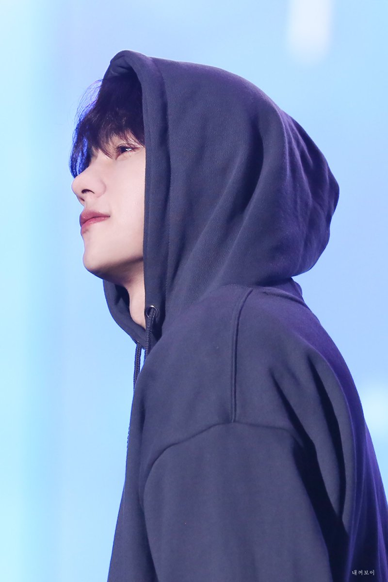 limerence_kms's tweet photo. 241208 LIMITED EDITION 막콘

소년명수…

못 잊는다고…

#엘 #명수 #인피니트
#MYUNGSOO #INFINITE https://t.co/KuvL34X11b