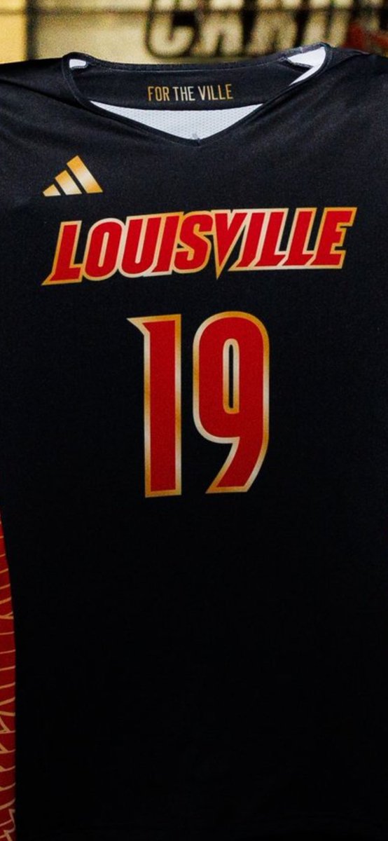 David_DeBeer's tweet photo. @joshheird Do it. No reason to wait.
#GoCards #AllAmericans x 3 #FinalFours x3 #HometownHeroes x2 https://t.co/rNYVAANx7w