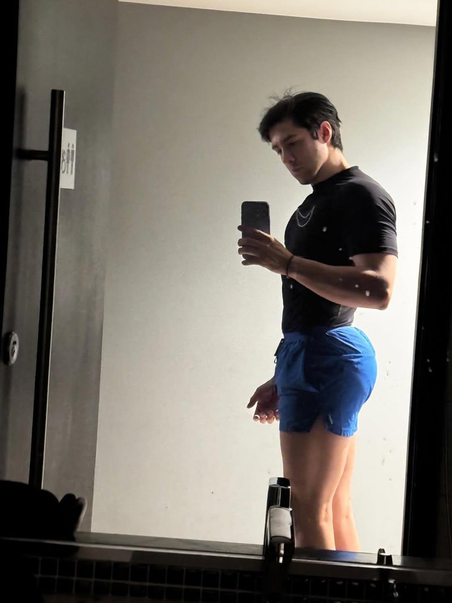 JulioSa59897640's tweet photo. Traigo ganas de un pu to asii 🍑 https://t.co/xuq3XNggZ8