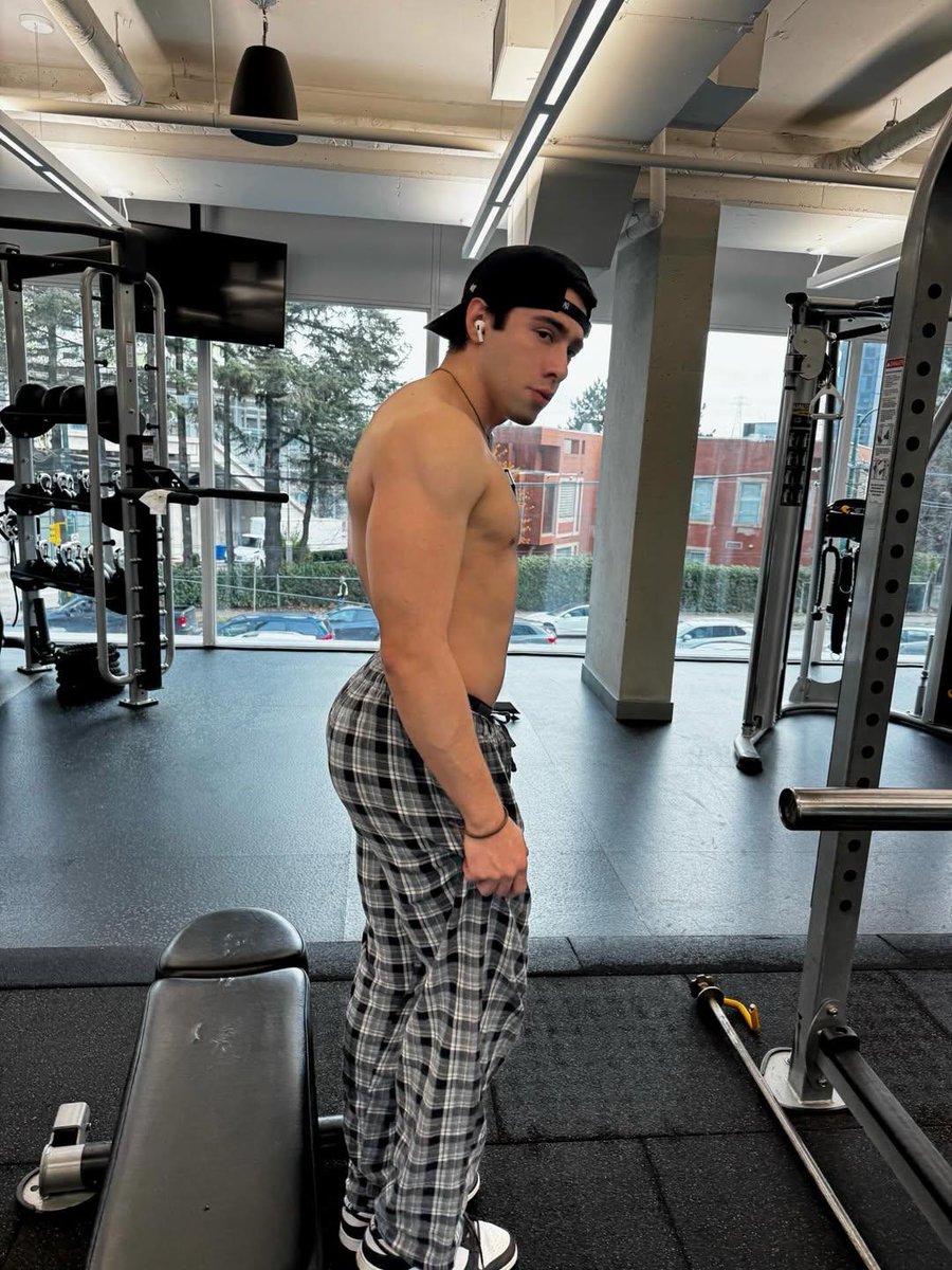 JulioSa59897640's tweet photo. Traigo ganas de un pu to asii 🍑 https://t.co/xuq3XNggZ8
