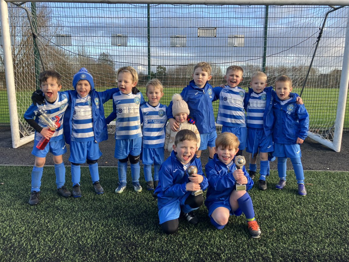 MaghullFC_'s tweet photo. Superb game for the boys to be involved in vs South Liverpool U6, both teams playing brilliantly well. 

MOMs today - Theo Mc &amp; Ralphie 🏆 

Great goals scored 
Freddie ⚽️⚽️⚽️⚽️
Oliver M ⚽️
Jacob Q ⚽️
Bobby ⚽️
Ralphie ⚽️

Learning loads this season. 
Keep going boys!! 🔵⚪️⚽️ https://t.co/SeLJJVpeiu