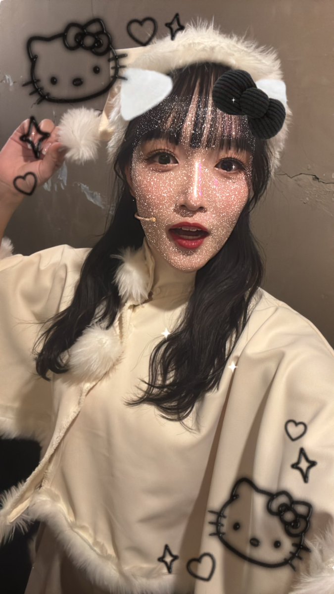 72mk99's tweet photo. #ブルーサンタクロース
本日もありがとうございました😊
マチネではアフターパーティーの盛り上げ隊しました！
可愛いちびっ子達の参加でこちらが癒された〜☺️

そして、ソワレゲストのエハラマサヒロさんとダンサーチームで写真撮って頂きました！
ついに折り返し！
明日も劇場でお待ちしてます🩷 https://t.co/mFAa37vqoK