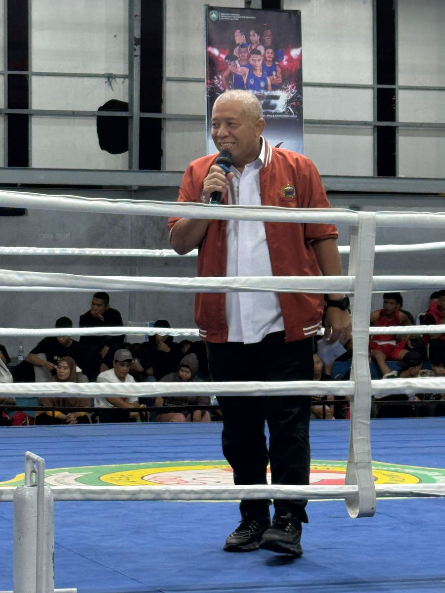 DisporaSulsel's tweet photo. Bapak Kadispora Prov. Sulsel H. Suherman, SE, MM mewakili Bapak Pj. Gubernur Prov. Sulsel Prof. Dr. Zudan Arif Fakrulloh, SH, MH membuka Kejuaraan Tinju Daerah Se-Sulawesi Selatan di GOR Pemuda Pettarani Makassar (Minggu, 15 Desember 2024) https://t.co/A6ic49l0Qb