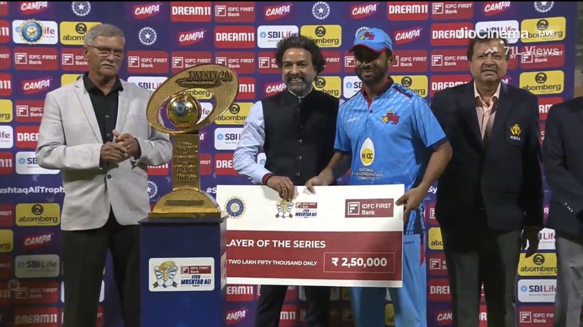 Ajinkya Rahane won the player of tournament award in Syed Mushtaq Ali Trophy 2024.!!!💙

#AjinkyaRahane #SMAT