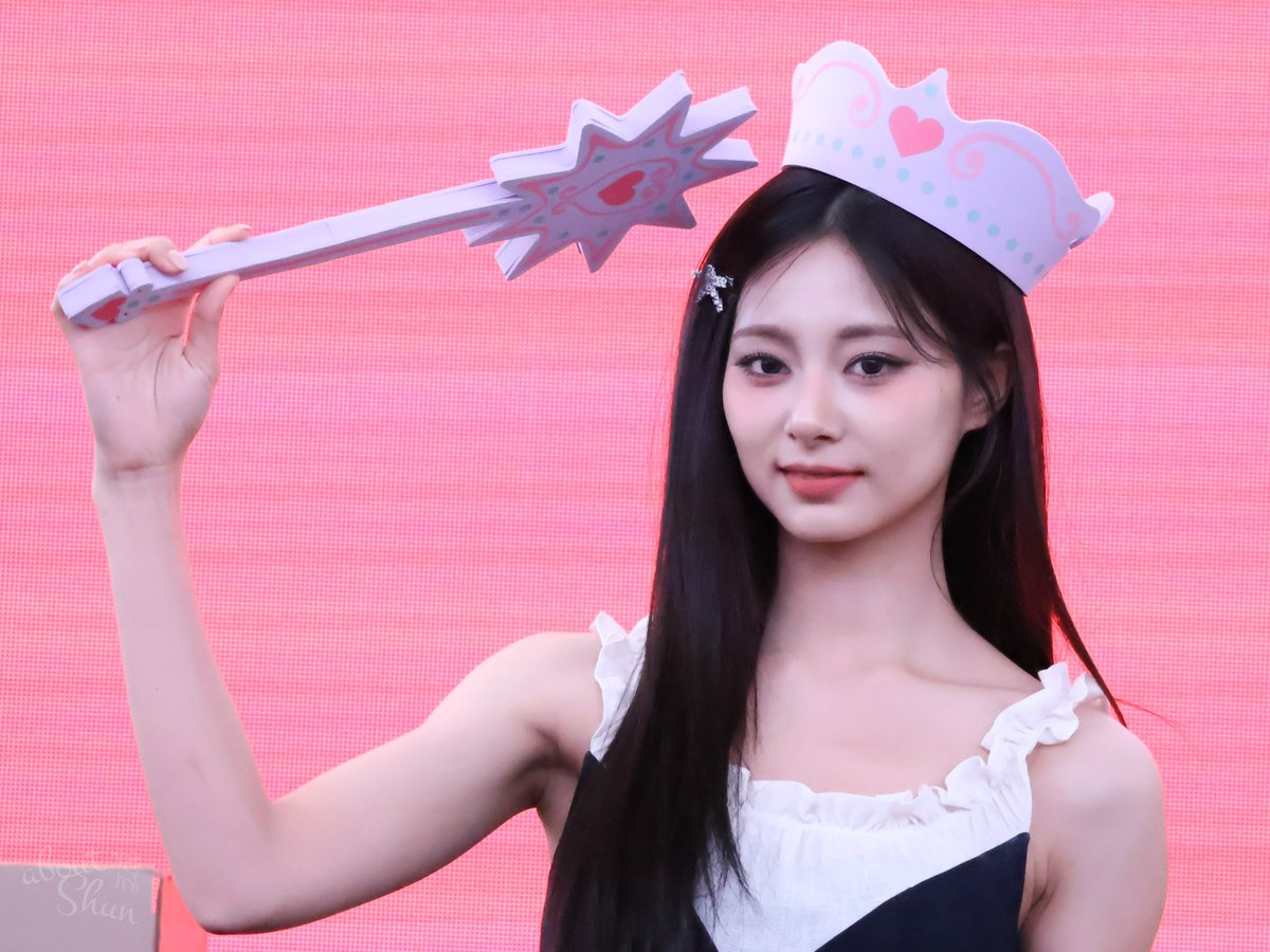 thinkaboutshun's tweet photo. 241215 팬싸

너무 귀여워… 애교 고마워💙💙💙

#TWICE #트와이스 #TZUYU #쯔위 #子瑜 #ツウィ https://t.co/LDY7YdQkQM