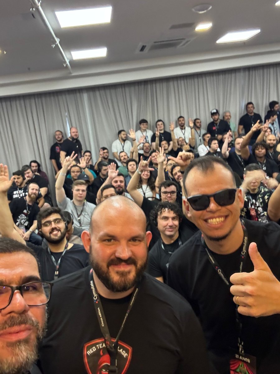 RedTeamVillage_'s tweet image. We had an amazing first day at @h2hconference, lots of swag hungry attendees and excellent talks from our great speakers. Thank you to everyone that came by to support the village!