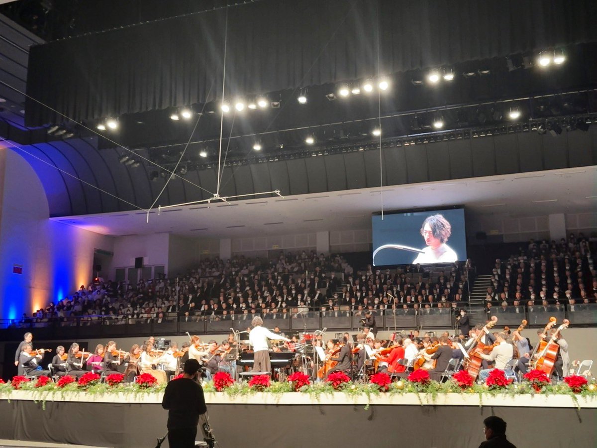 今日は広島交響楽団の皆さまとラプソディーインブルー！(人生2回目の弾き振り😆😱)

全編通して、音楽の普遍性を改めて感じさせられるコンサートでした。

写真は「第九ひろしま」合唱団に見守られながらのリハ