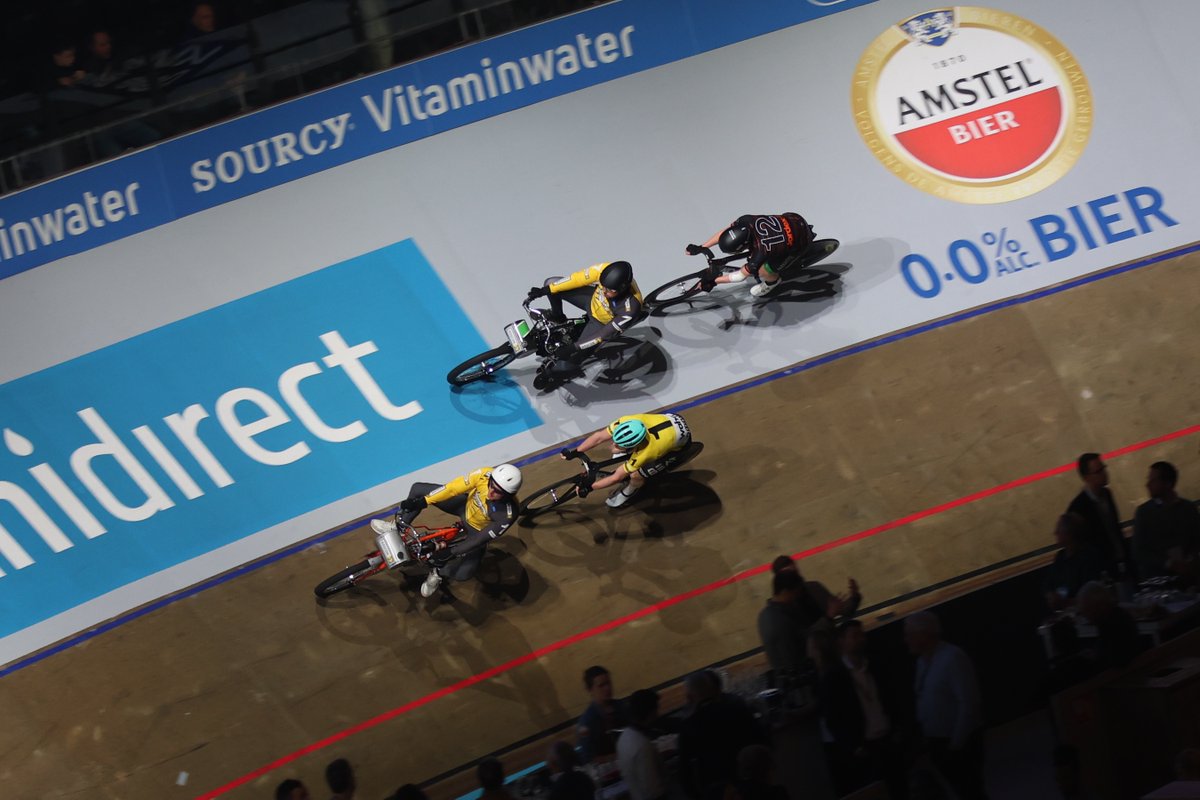 WielerZesdaagse Rotterdam (@zesdaagse) on Twitter photo .<a href="/yoerihavik/">Yoeri Havik</a> heeft de dernyfinale gewonnen! In een spannende slotfase verloor Haviks belangrijkste concurrent, Philip Heijnen, de aansluiting met zijn gangmaker, waardoor Havik achter Jos Pronk soeverein naar de overwinning kon rijden 🛵
#WielerZesdaagse #RotterdamAhoy .<a href="/yoerihavik/">Yoeri Havik</a> heeft de dernyfinale gewonnen! In een spannende slotfase verloor Haviks belangrijkste concurrent, Philip Heijnen, de aansluiting met zijn gangmaker, waardoor Havik achter Jos Pronk soeverein naar de overwinning kon rijden 🛵
#WielerZesdaagse #RotterdamAhoy