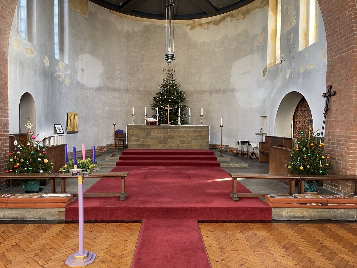 stgeorges_bwd's tweet image. The St George’s Christmas Trees are up!! Thank you to ⁦@calcotthall⁩ for donating the big tree!! Do come and join us at one of our Christmas services!!!