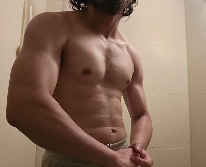 筋トレした～…
原稿やります 