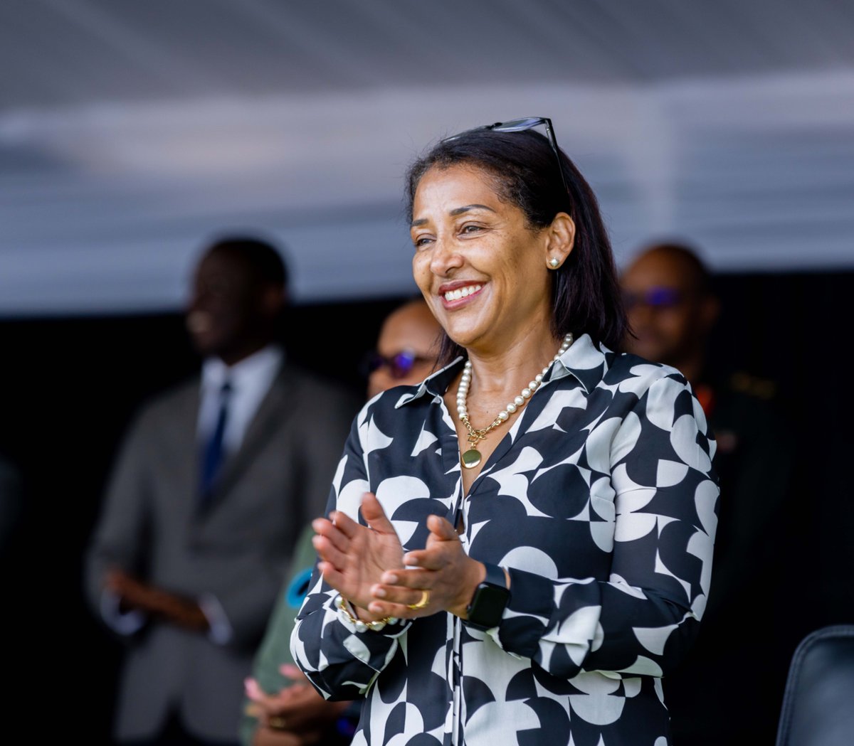 RwandaLabour's tweet image. Today, 957 public servants graduated from the inaugural National Induction Programme, in a ceremony officiated by @DrSenait. The programme is designed to promote 🔹Collaboration
 🔹Professionalism &amp;amp; ethics
 🔹Strategic alignment, to advance NST2 &amp;amp; V2050 goals #TeamRwanda #OneTeam