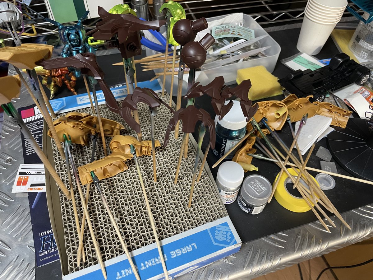 企画は終わったけど完成させたくまだ作業してたw
サフ位までは塗りたい　元気ならシルバーまで進めたい