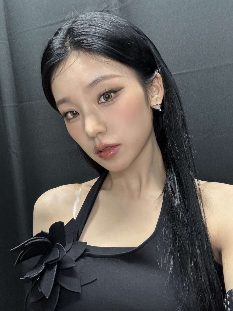 예별 tweet media