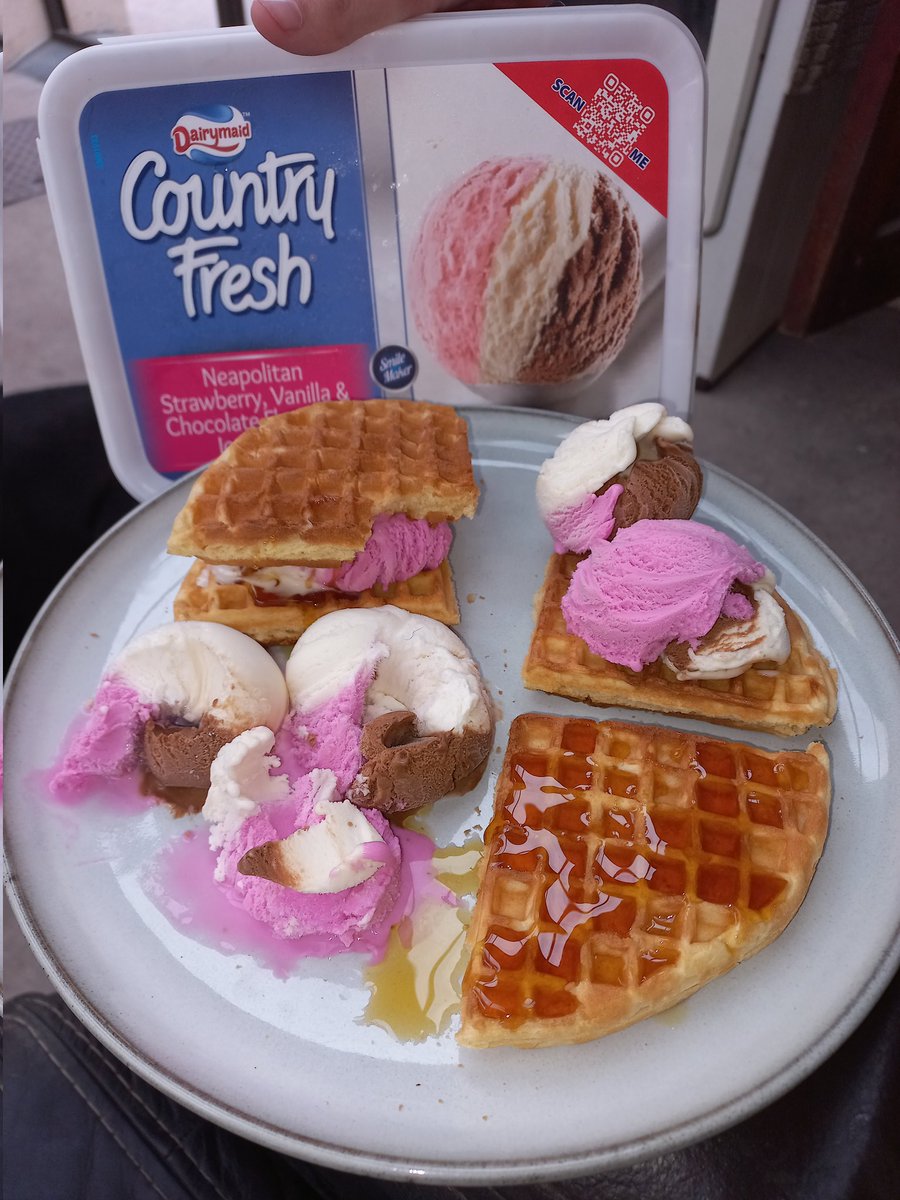 stainlanda4's tweet image. @CountryFreshSA_ 
#PerfectForSharing
#SmoothCreamyCountryFresh
🍨😋😜👌💯❤️