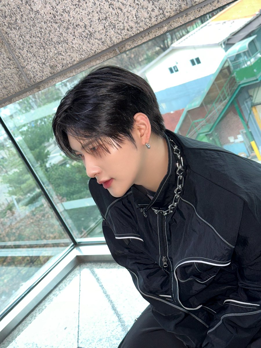 CRAVITY_twt's tweet photo. 나올네 나른곰아디 🐾
#우빈 https://t.co/fRFzSsYsif