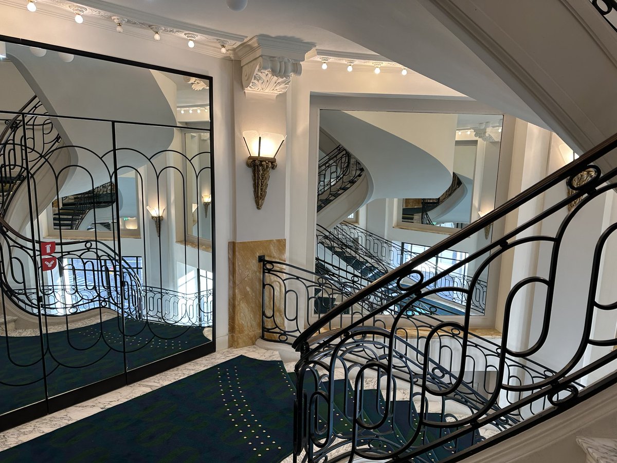 Le grand escalier du Printemps