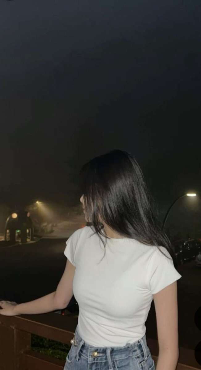 कौन है जिसमे कमी नहीं है

आसमां के पास भी तो ज़मी नहीं है,😟
Good night guy's 🌃